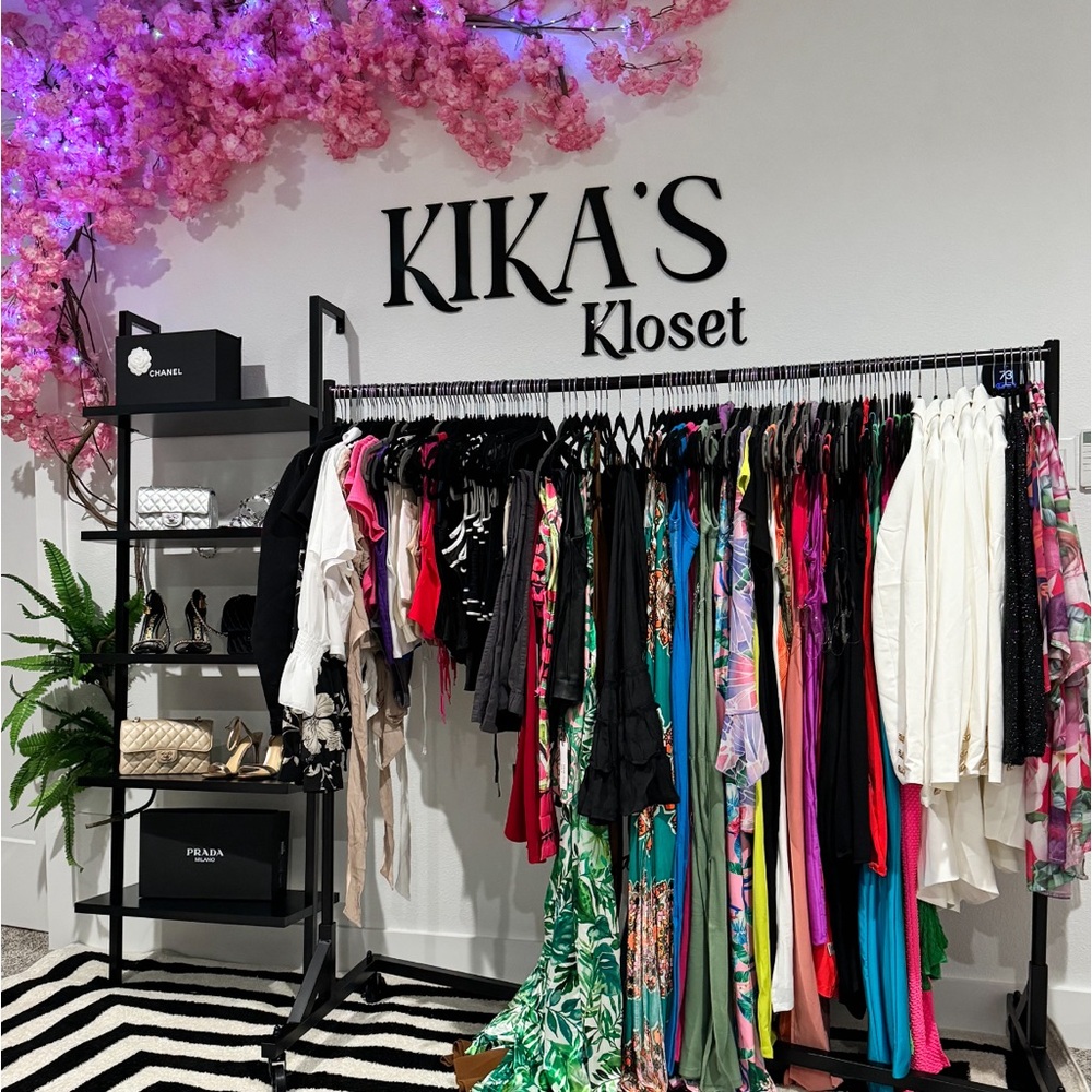 Like this flyer to get notified when i go LIVE - Picture 2 of 4